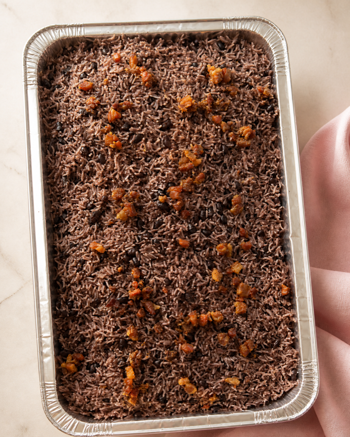 Catering tray of Añejo congrí rice and black beans